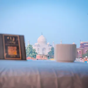 Lucky Restaurant & Guest house Agra (Uttar Pradesh)